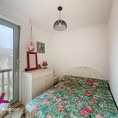 T2 Avec Loggia Et Piscine Saisonniere A Vieux-boucau - Fr-1-857-64 *
